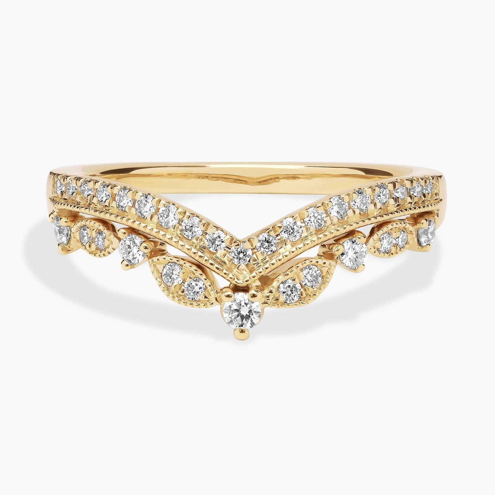 Regal Curved Moissanite Wedding Band – Fancy Clarity