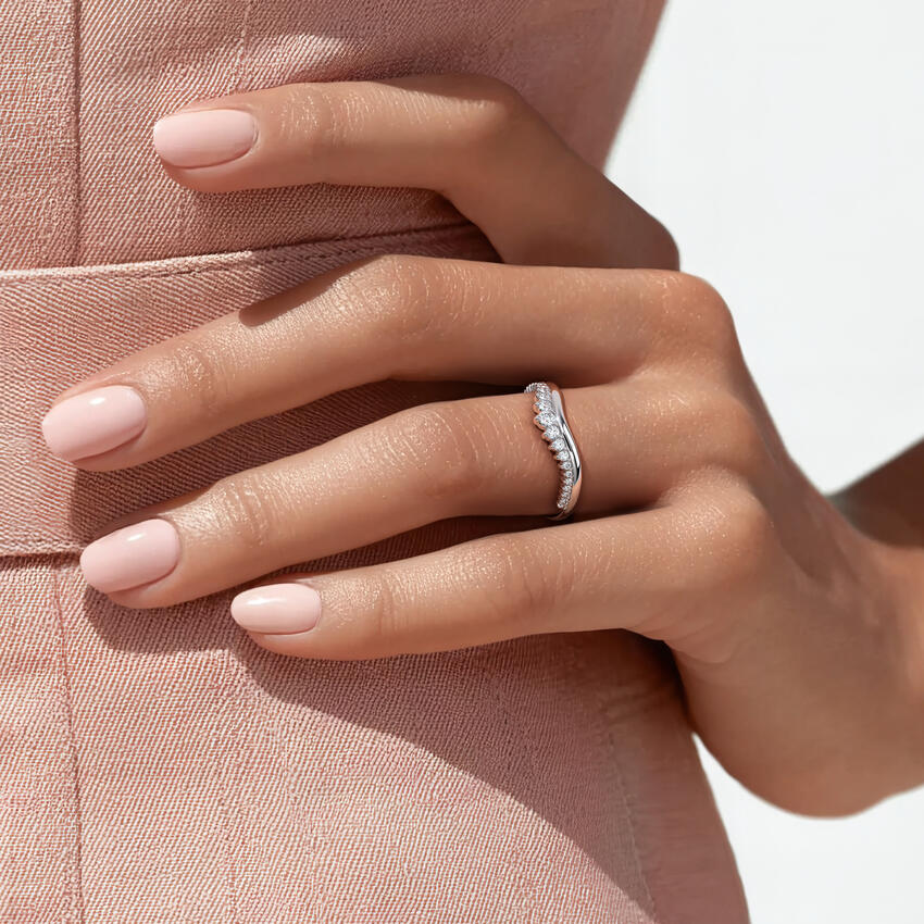 Curved Contour Moissanite Wedding Band