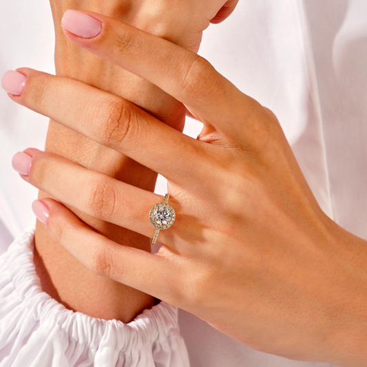 Halo Round Cut Moissanite Engagement Ring Bridal Set