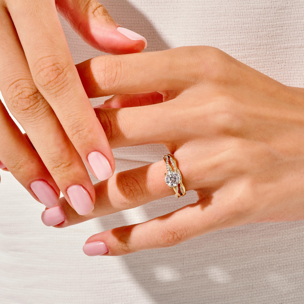 Twisted Vine Round Cut Moissanite Engagement Ring Bridal Set